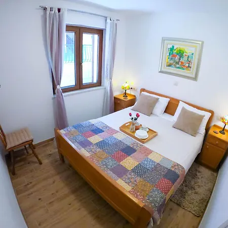 Little Jewel Apartman