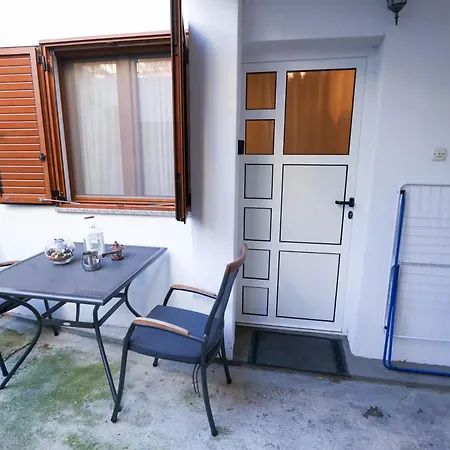 Little Jewel Apartman