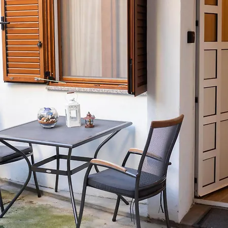 Little Jewel Apartman